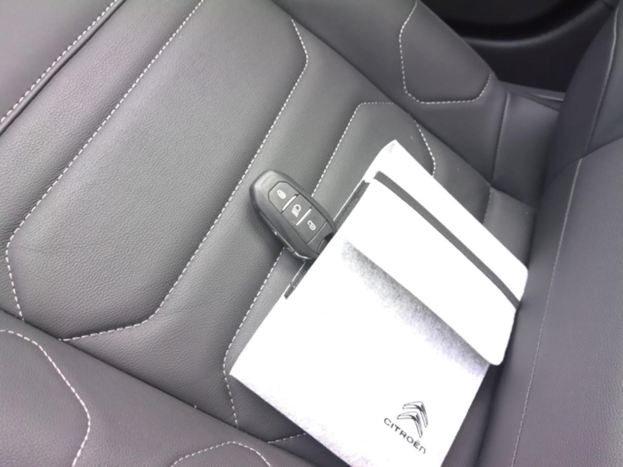 Foto Citroën ë-C4 11