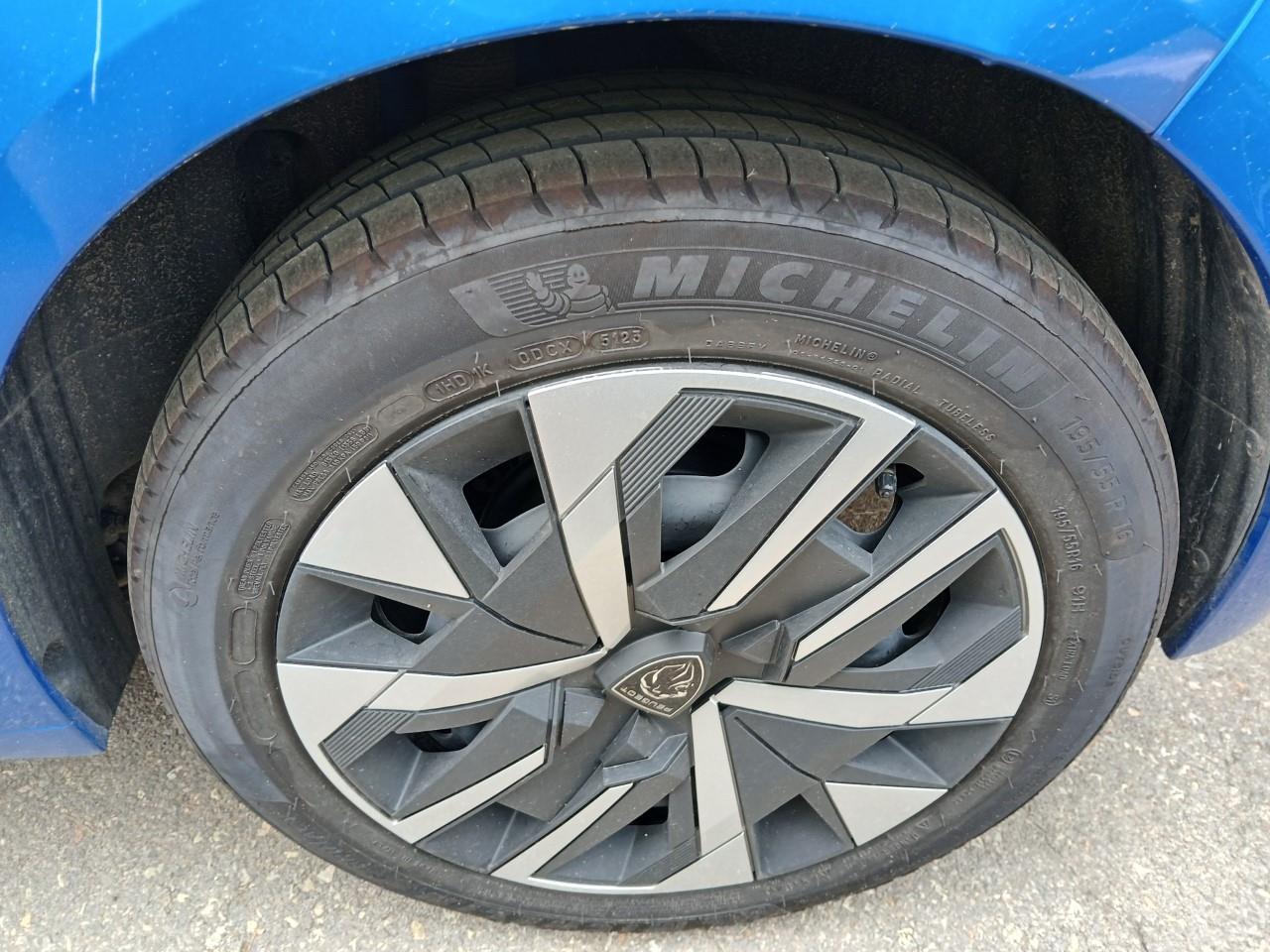 Foto Peugeot 208 26