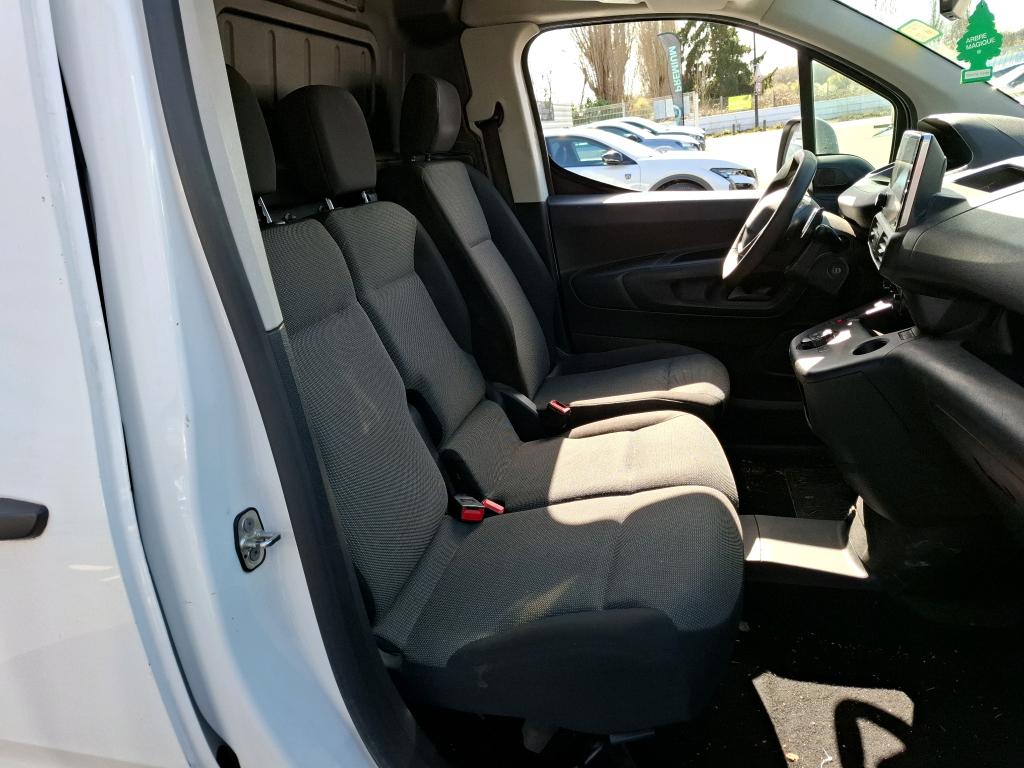 Peugeot PARTNER FOURGON STANDARD 650 KG BLUEHDI 130 S&S EAT8 ASPHALT 2020