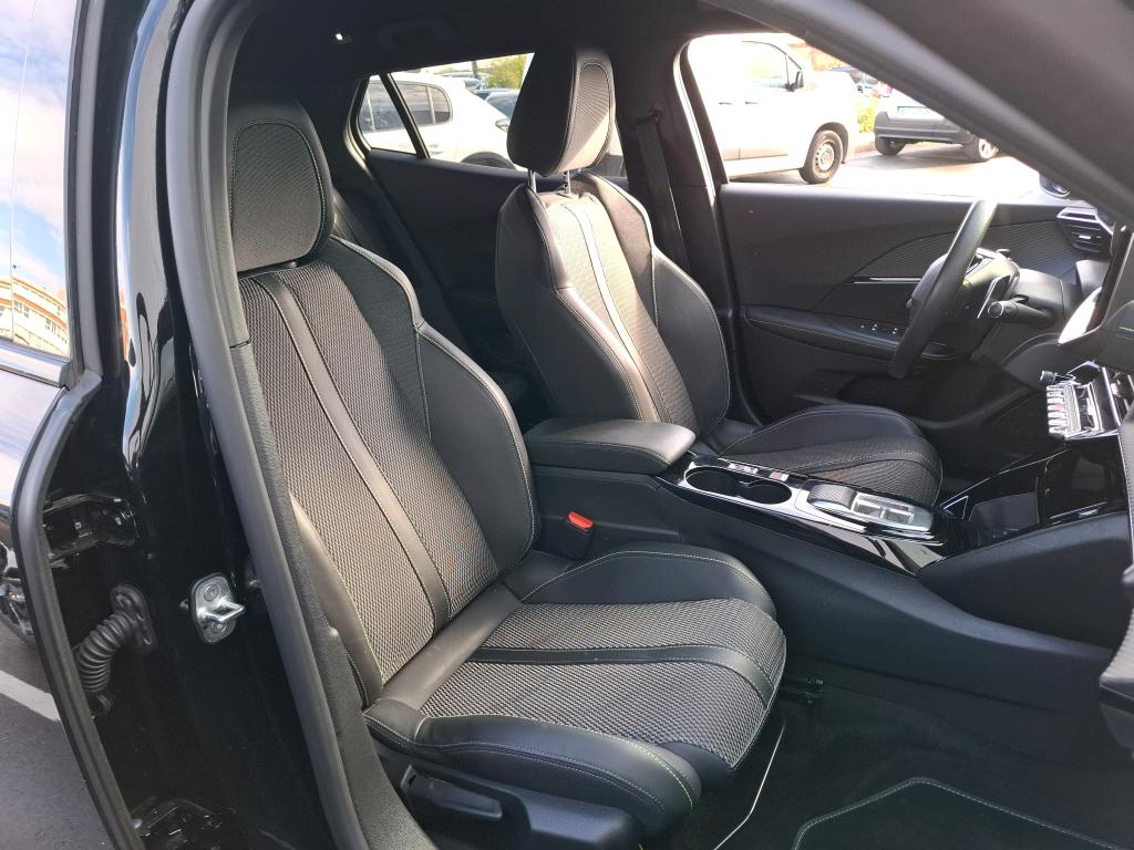 Peugeot 2008 PureTech 130 S&S EAT8 GT 2024