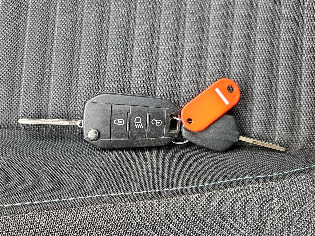 Peugeot 208 BlueHDi 100 S&S BVM6 Style 2021