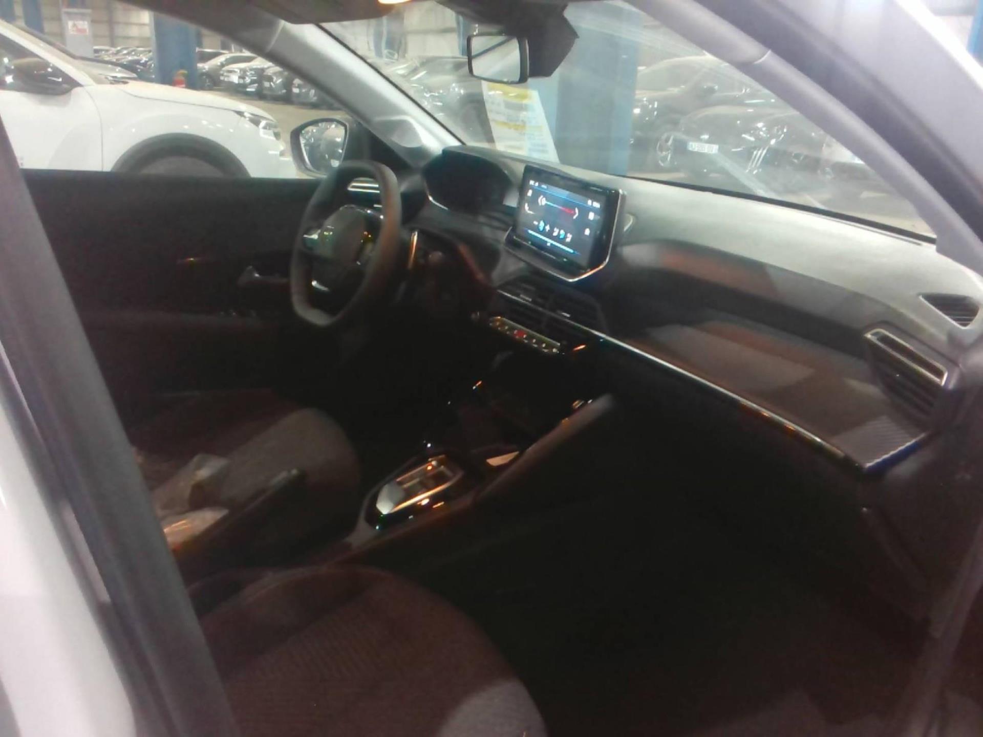 Peugeot 208 Hybrid 110 ch e-DCS6 Style 2025