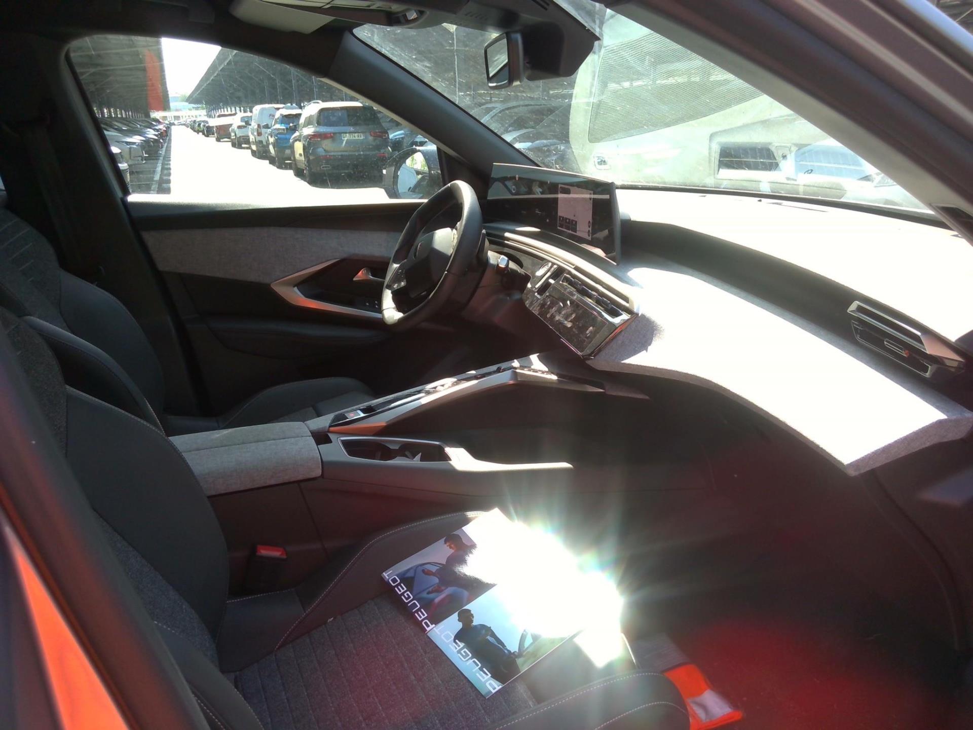 Peugeot 3008 Hybrid 145 e-DCS6 Allure 2025