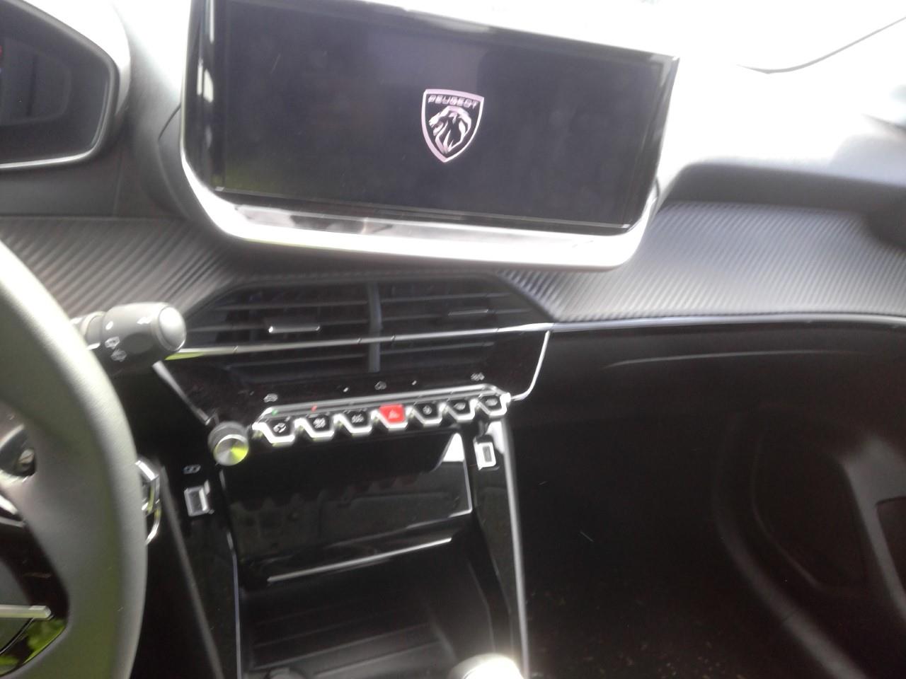 Foto Peugeot 208 8