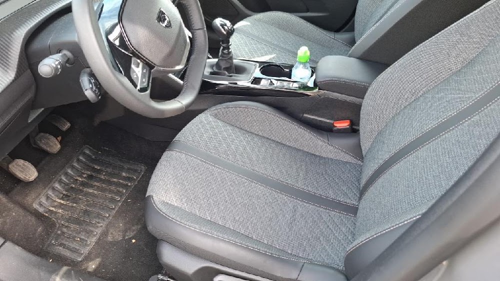 Foto Peugeot 208 11
