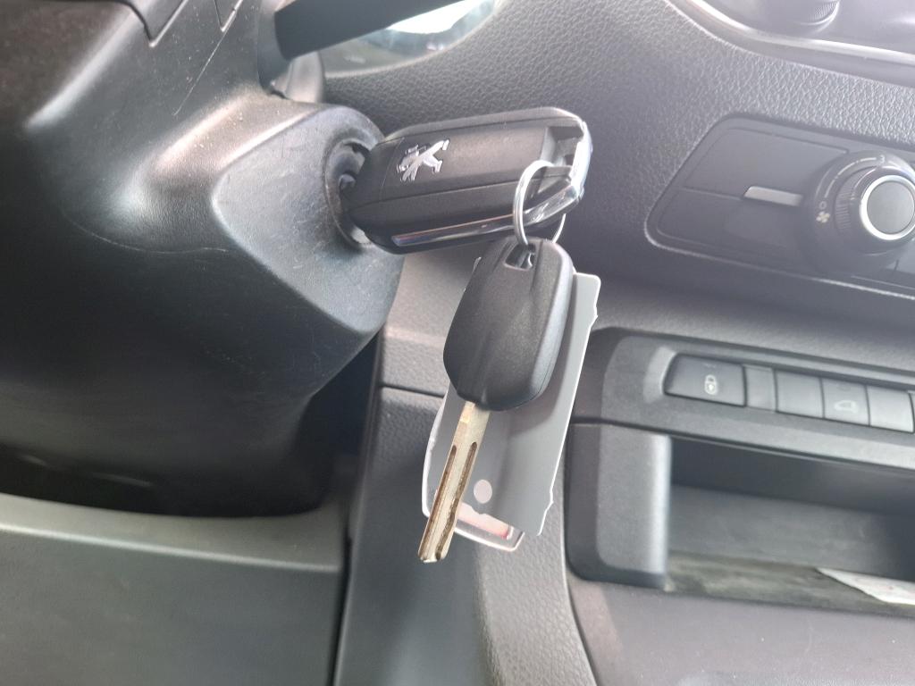 Peugeot EXPERT FGN TOLE STANDARD 2.0 BLUEHDI 120 S&S BVM6 ASPHALT 2020