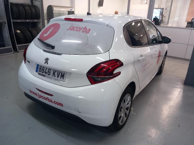 Foto Peugeot 208 XAD 7