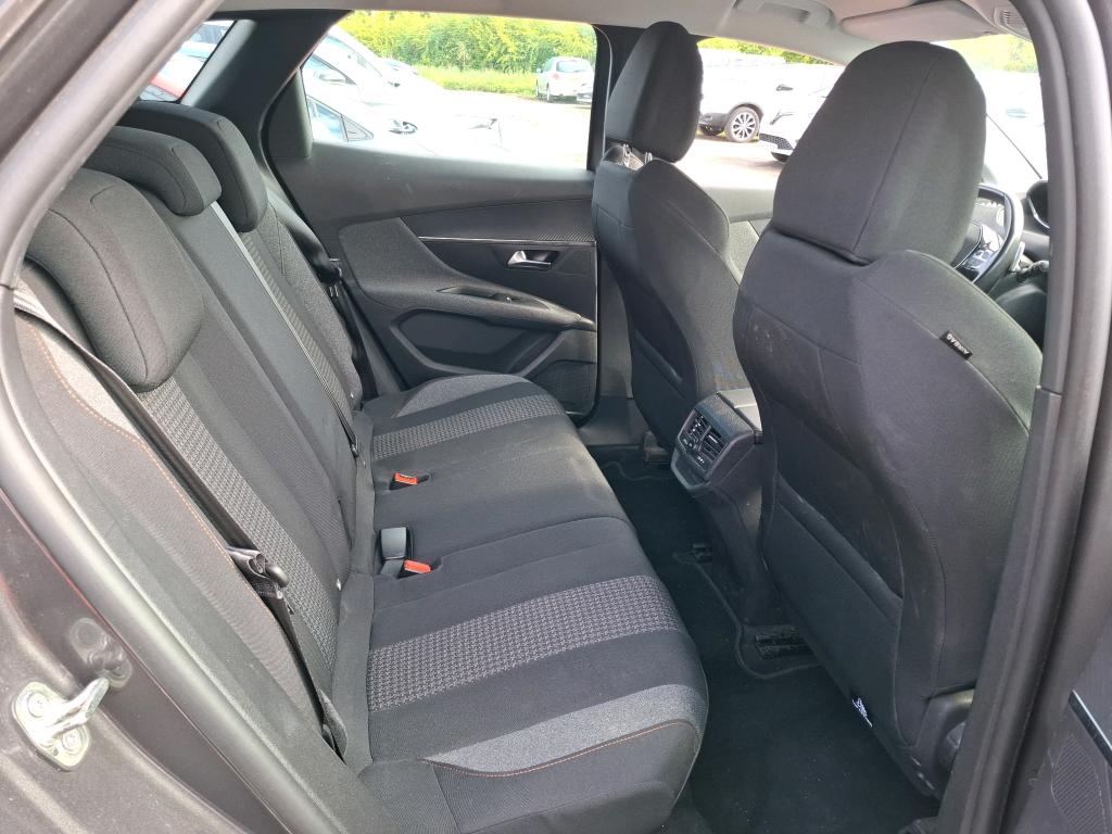 Peugeot 3008 BlueHDi 130ch S&S EAT8 Active Pack 2022
