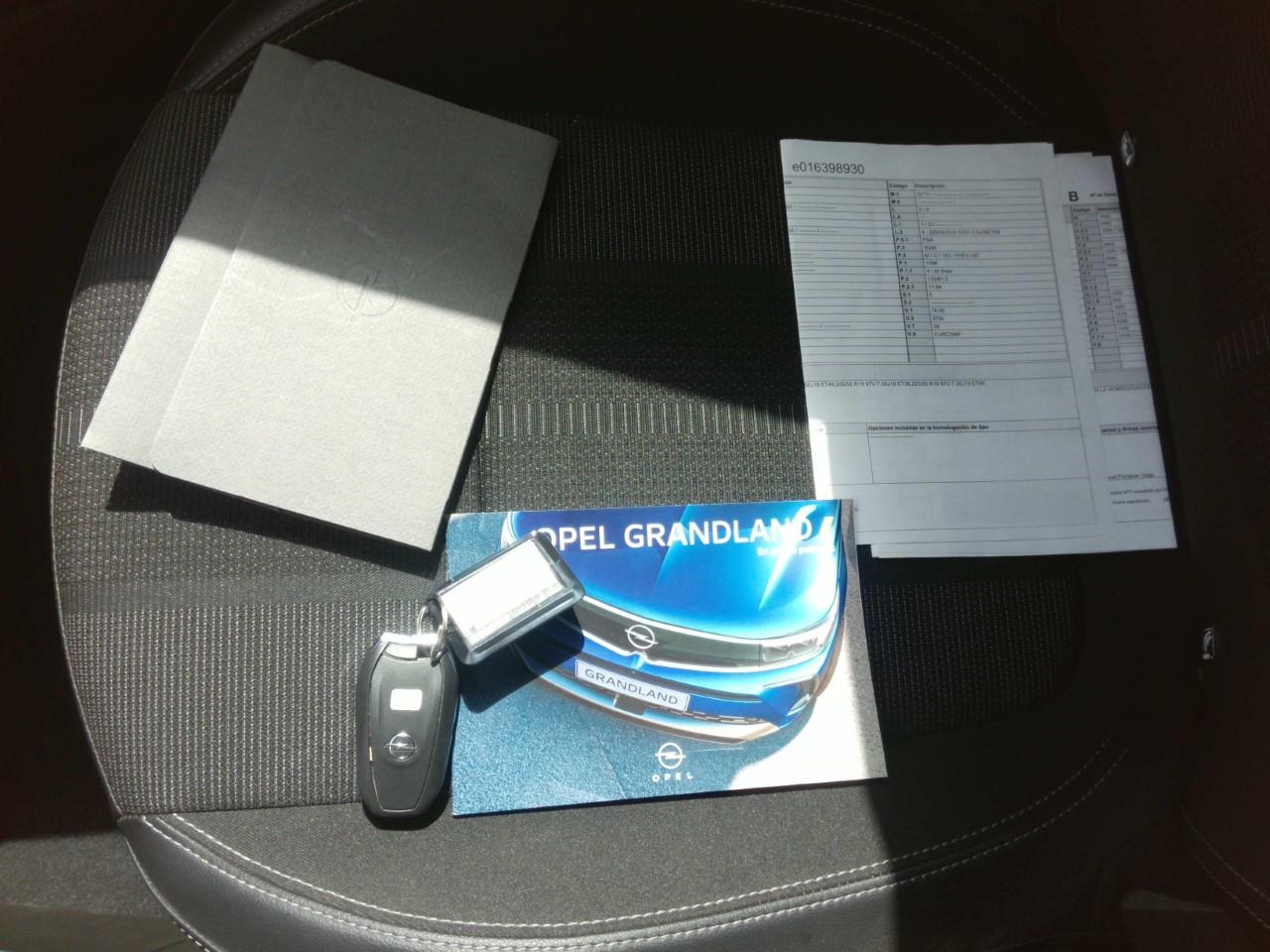 Foto Opel Grandland PHEV 8