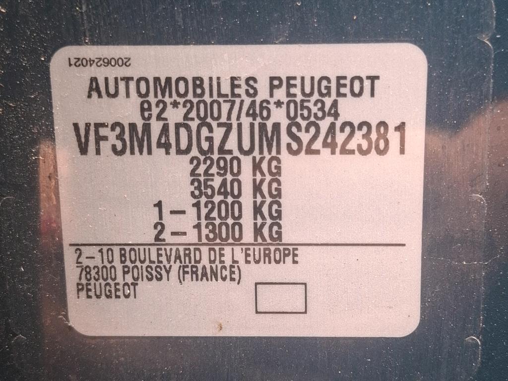 Peugeot 3008 Hybrid 225 e-EAT8 Roadtrip 2021