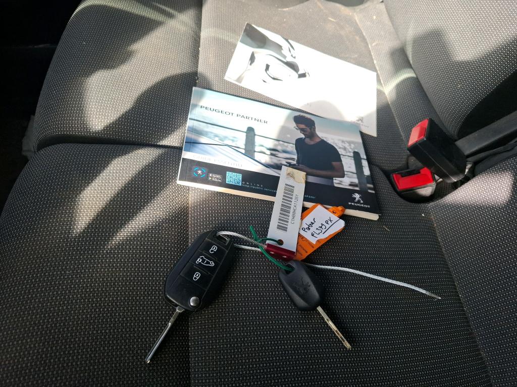 Peugeot PARTNER FOURGON STANDARD 650 KG BLUEHDI 100 S&S BVM5 ASPHALT 2019