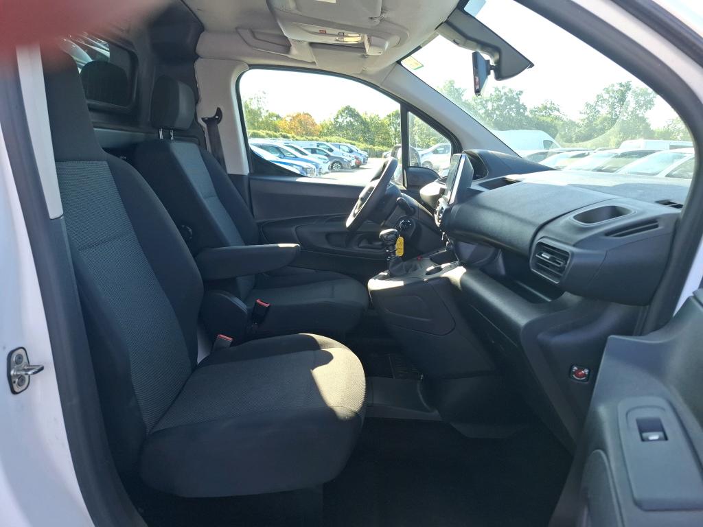 Peugeot PARTNER FOURGON STANDARD 650 KG BLUEHDI 100 S&S BVM6 ASPHALT 2021