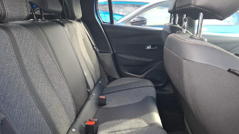 Foto Peugeot 208 12