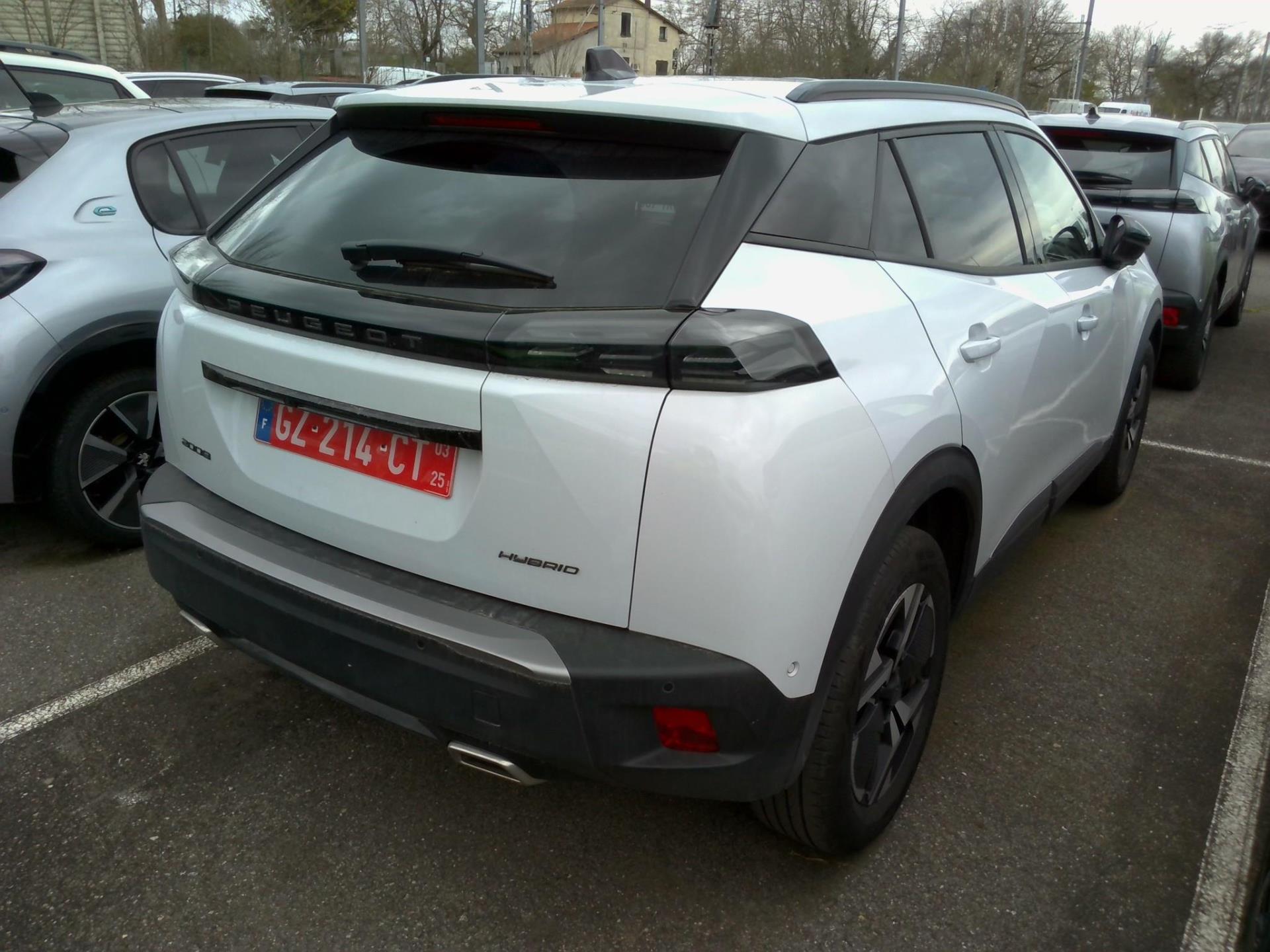 Peugeot 2008 Hybrid 136 e-DCS6 Allure 2024