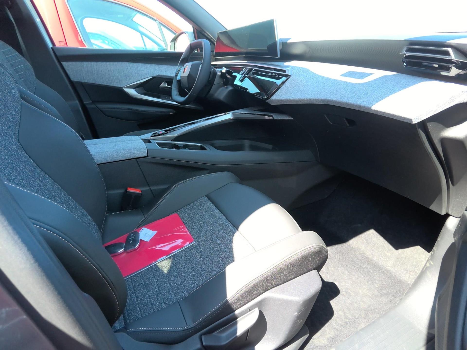 Peugeot 3008 Hybrid 145 e-DCS6 Allure 2025