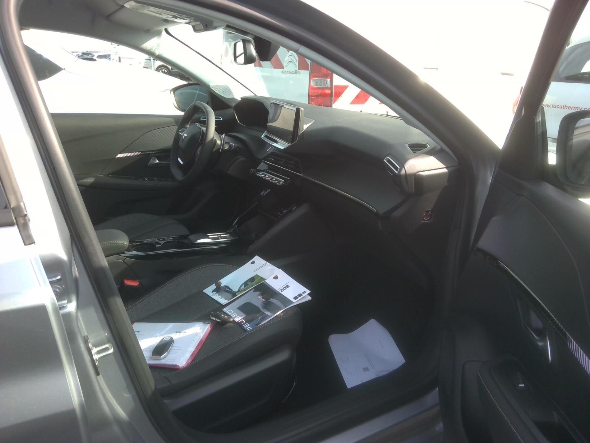 Peugeot 208 Hybrid 100 e-DCS6 Allure 2024