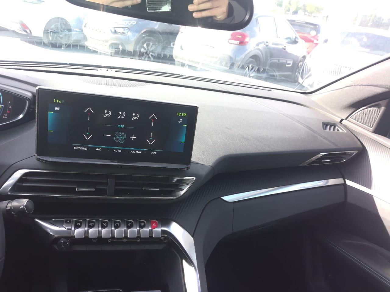 Foto Peugeot 3008 Plug-in Hybrid 7