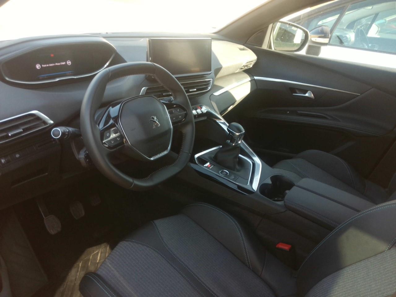 Peugeot 3008 3008 Allure Pack Gasolina 130 S&S 6 Vel. MAN