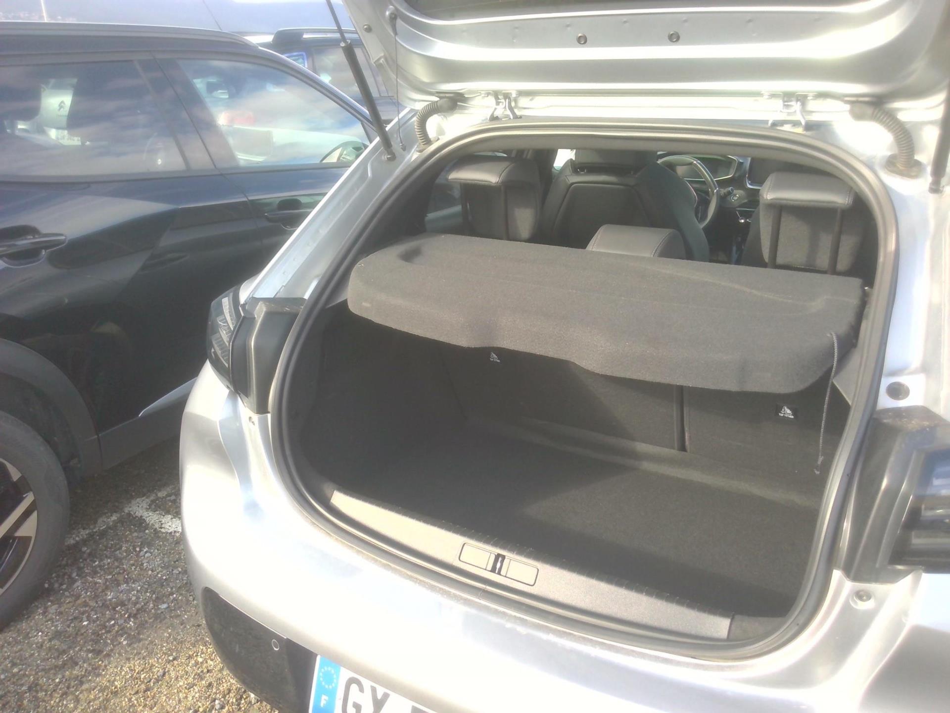 Peugeot 208 Hybrid 136 e-DCS6 GT 2024