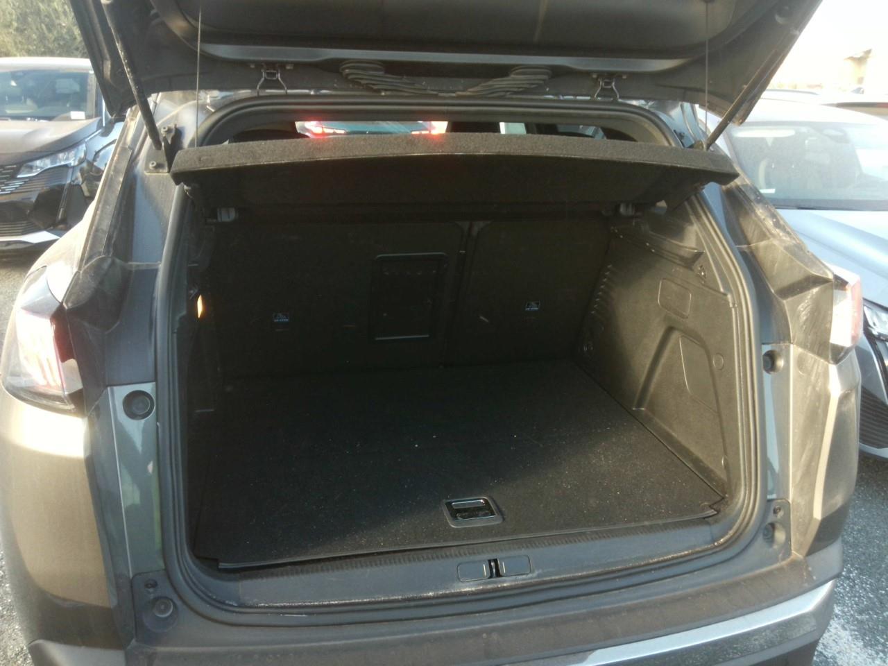 Foto Peugeot 3008 Hybrid 9