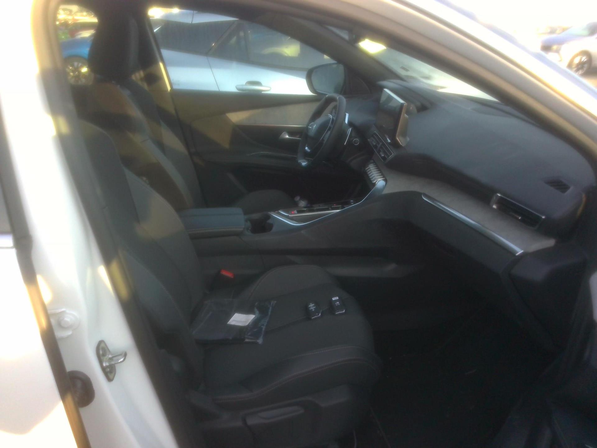 Peugeot 3008 BlueHDi 130ch S&S EAT8 GT 2024