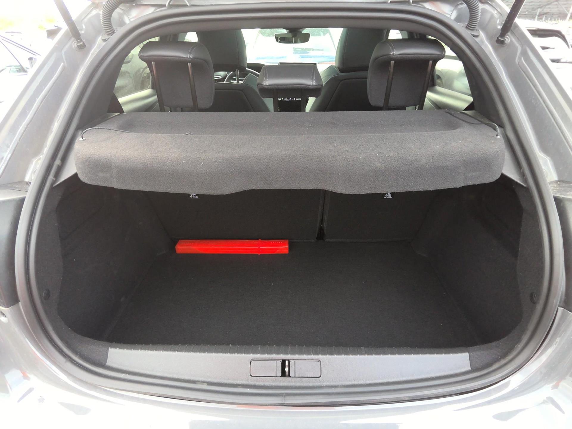 Peugeot 208 Hybrid 136 e-DCS6 GT 2024