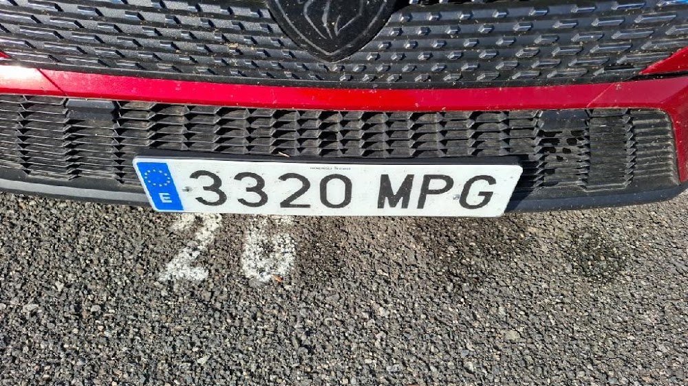 Peugeot 408 Nuevo 408 Allure PLUG-IN HYBRID 180 e-EAT8