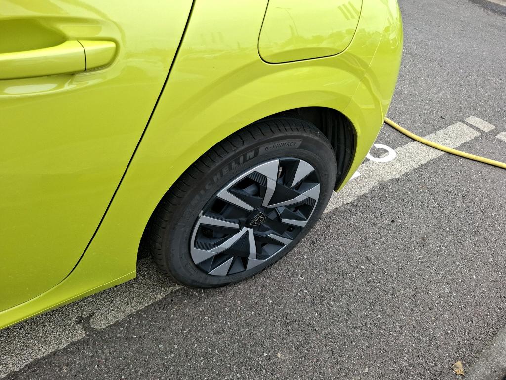 Peugeot 208 100 S&S BVM6 Style 2025