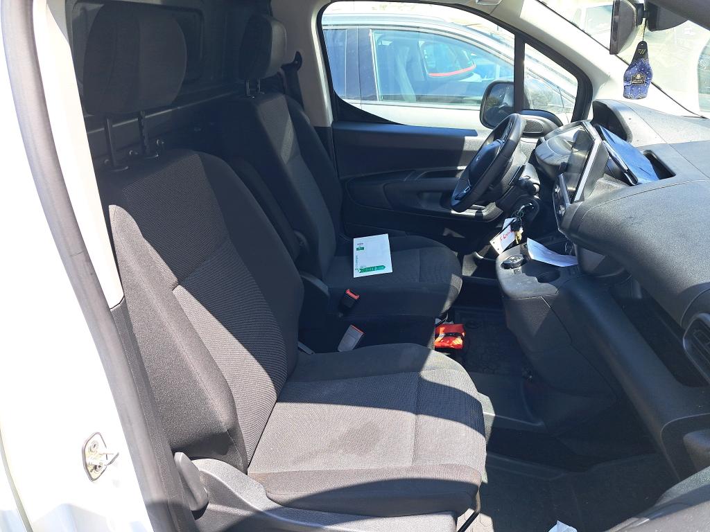 Peugeot PARTNER FOURGON STANDARD 650 KG BLUEHDI 130 S&S EAT8 ASPHALT 2020