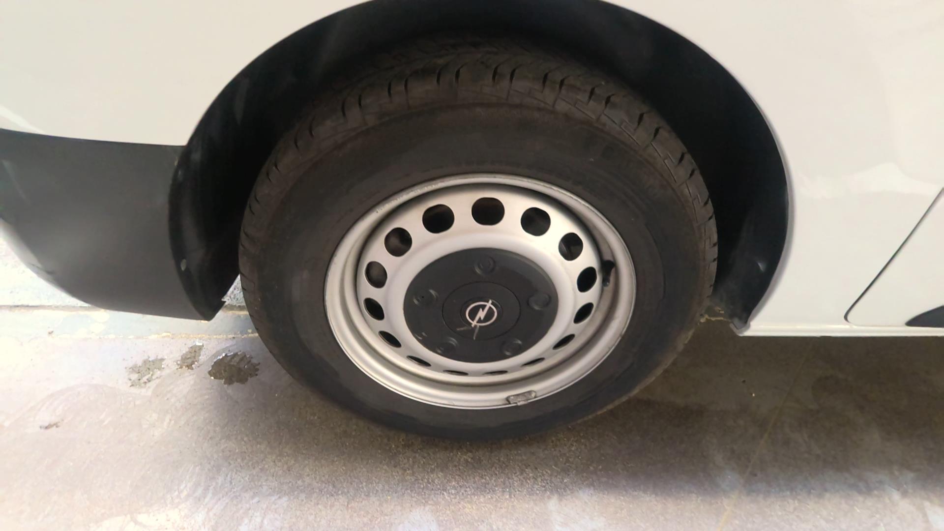 Opel VIVARO FGN TAILLE M BLUEHDI 145 BVM6 2024