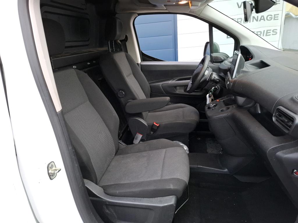 Peugeot PARTNER FOURGON STANDARD 650 KG BLUEHDI 130 S&S EAT8 ASPHALT 2020