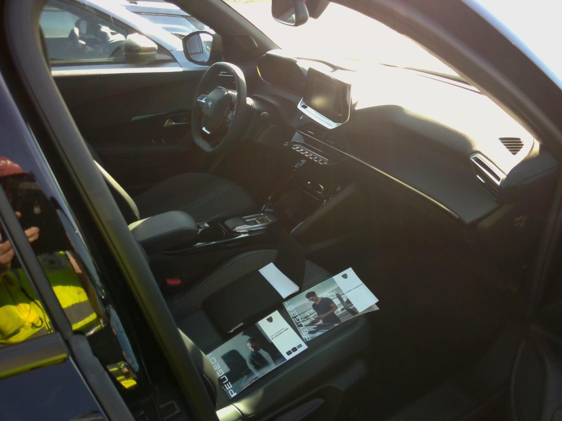 Peugeot 2008 Electrique 136 ch Allure 2023