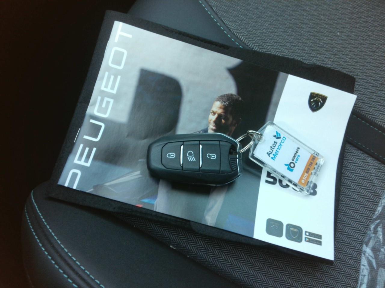 Foto Peugeot 3008 Plug-in Hybrid 8