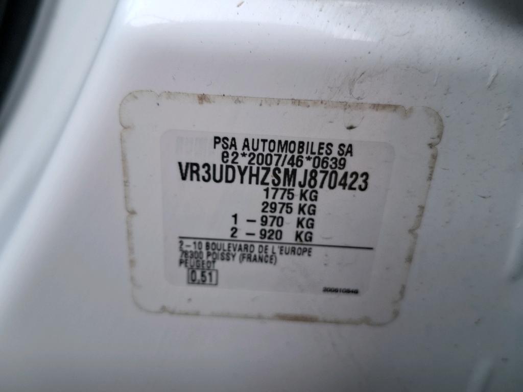 Peugeot 2008 BlueHDi 130 S&S EAT8 Allure Business 2021
