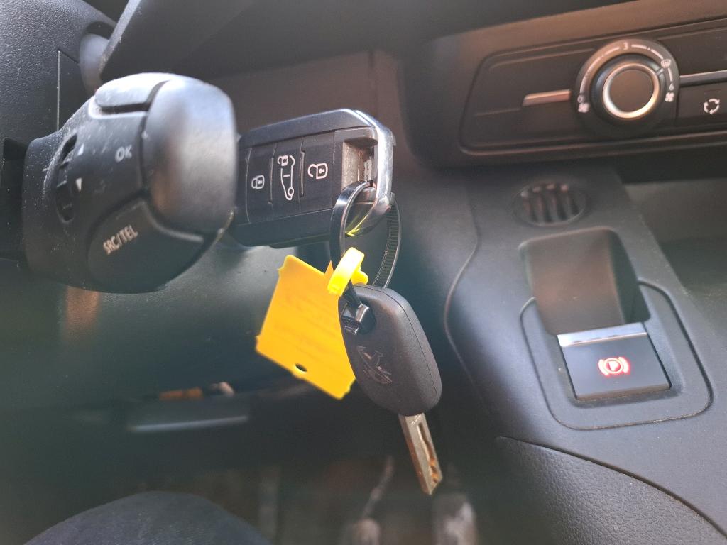 Peugeot PARTNER FOURGON STANDARD 650 KG BLUEHDI 100 S&S BVM5 PREMIUM 2020