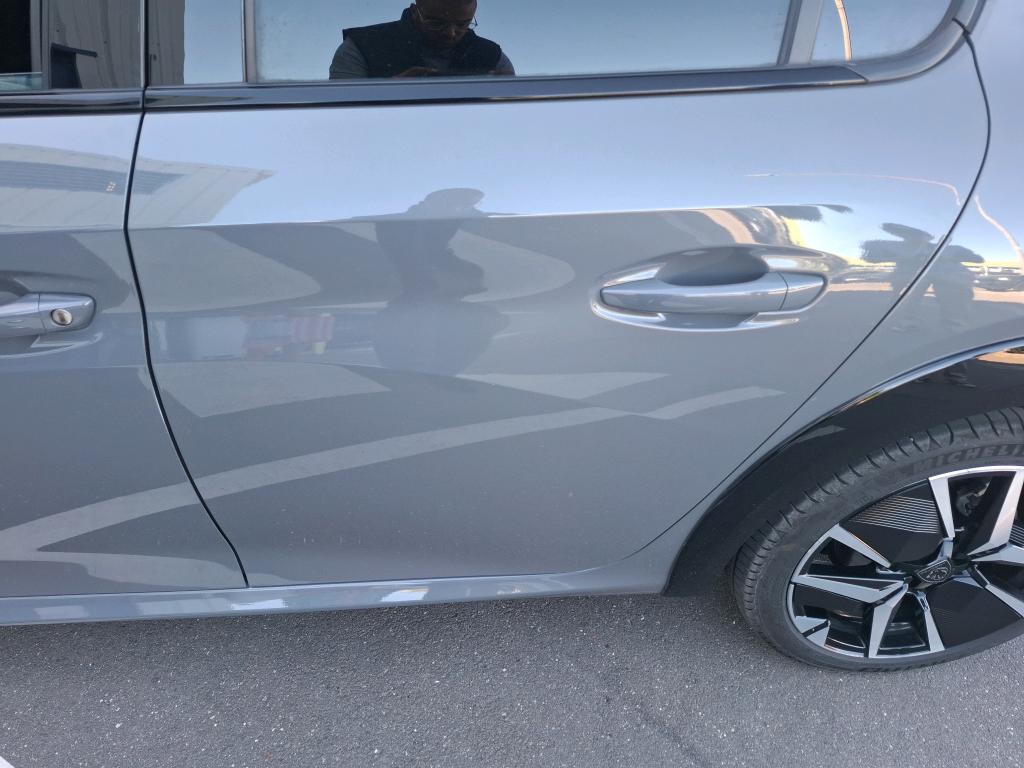 Peugeot 208 Hybrid 110 e-DCS6 GT 2025