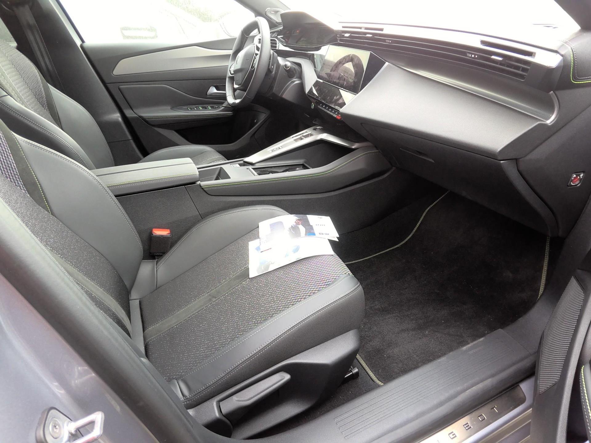 Peugeot 308 PHEV 225 e-EAT8 GT 2024