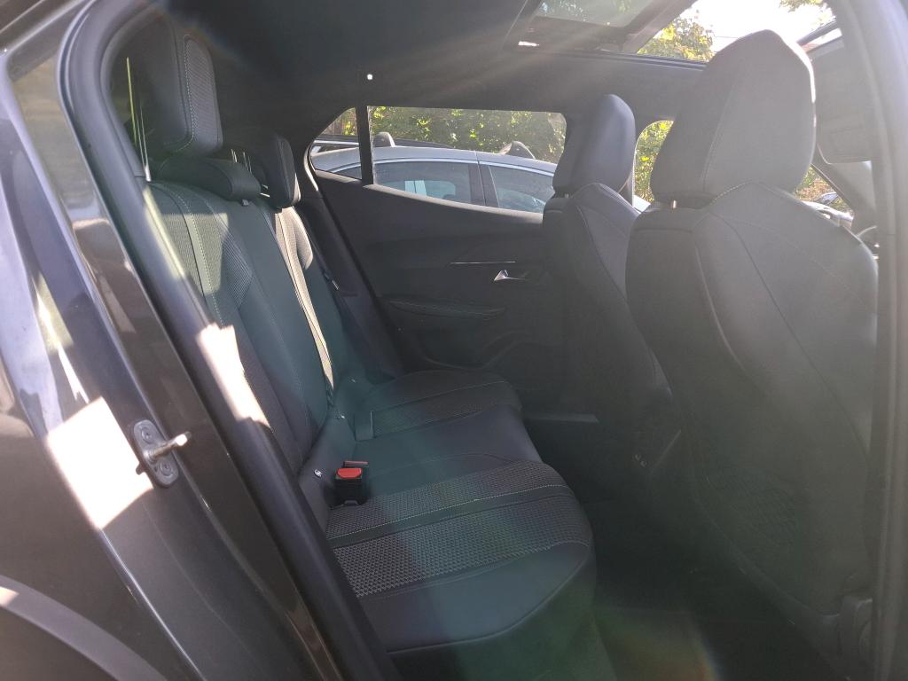 Peugeot 2008 PureTech 130 S&S EAT8 GT 2021