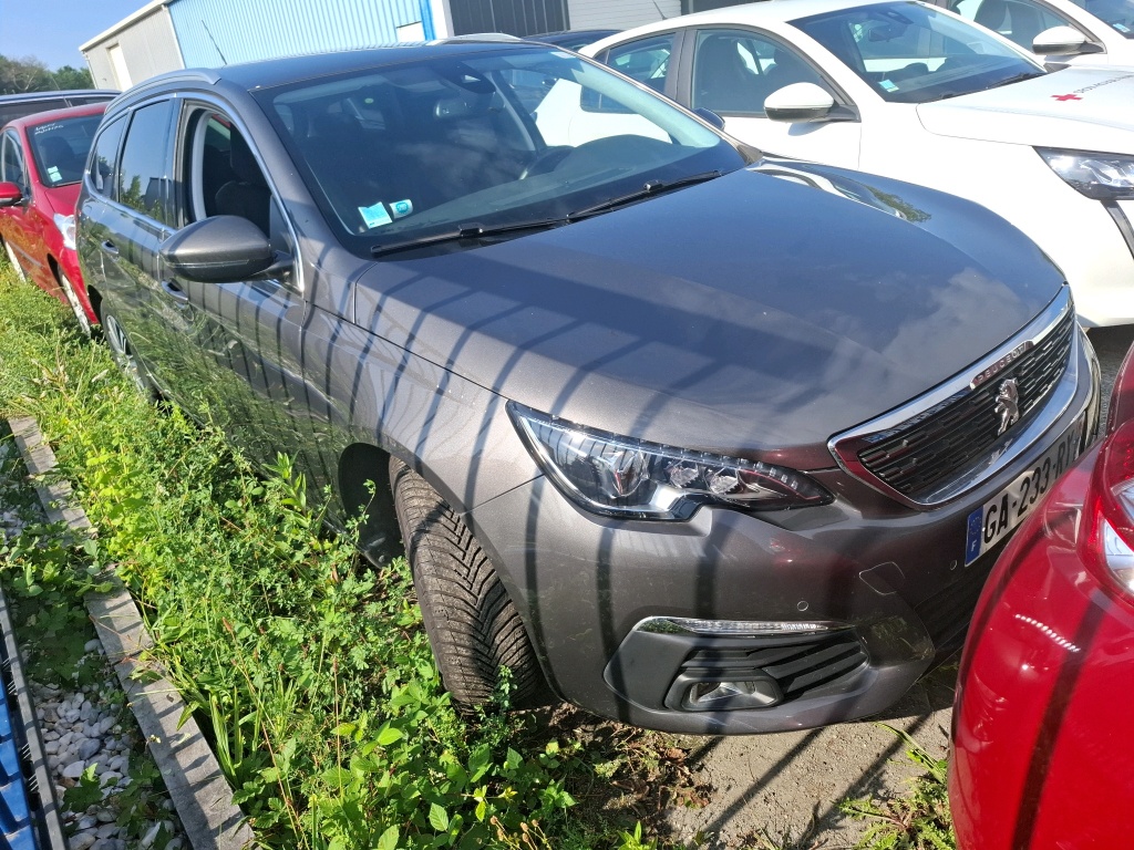 Peugeot 308 SW BlueHDi 130ch S&S EAT8 Allure Business 2021
