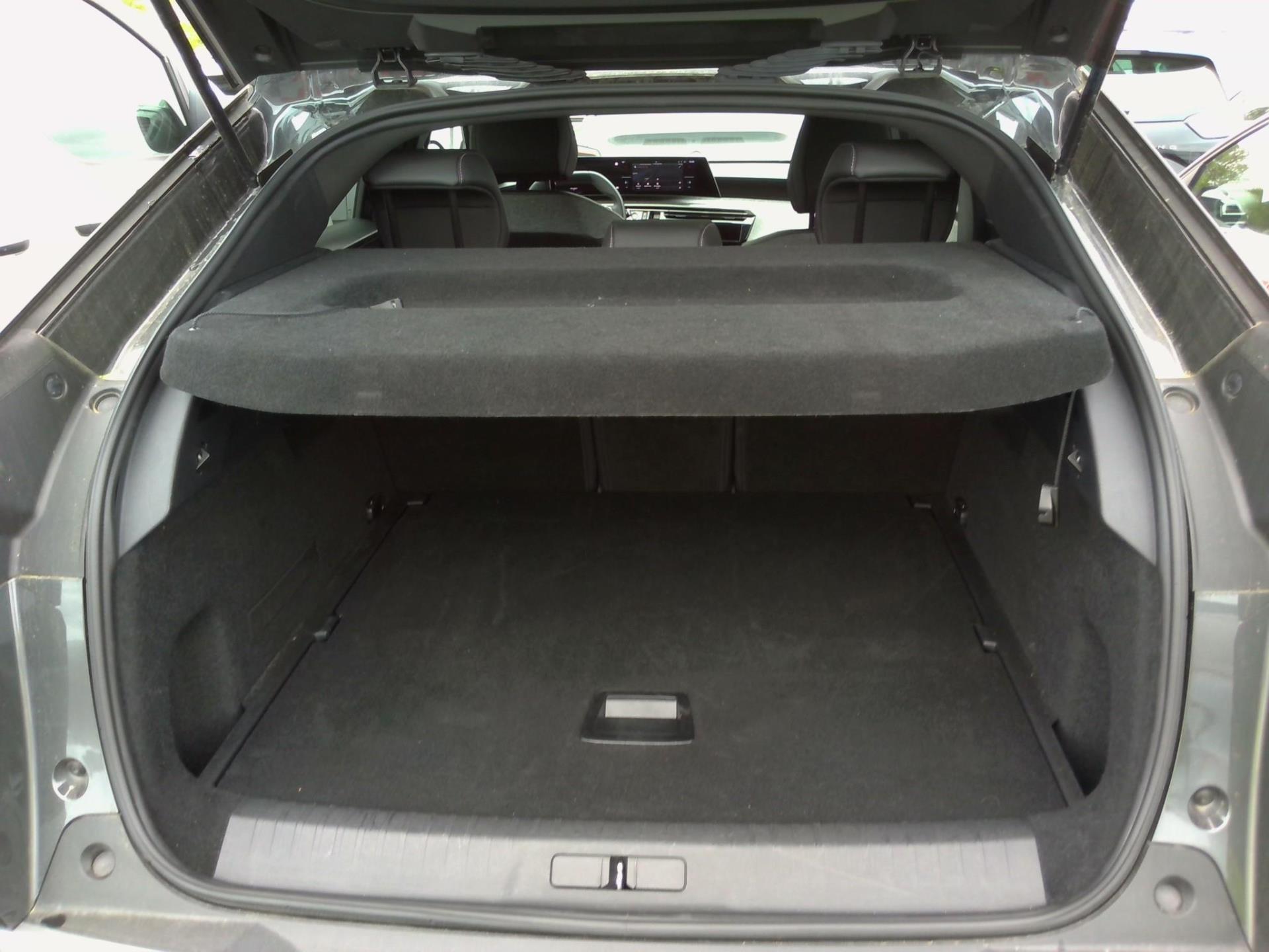 Peugeot 3008 Hybrid 136 e-DCS6 Allure 2024