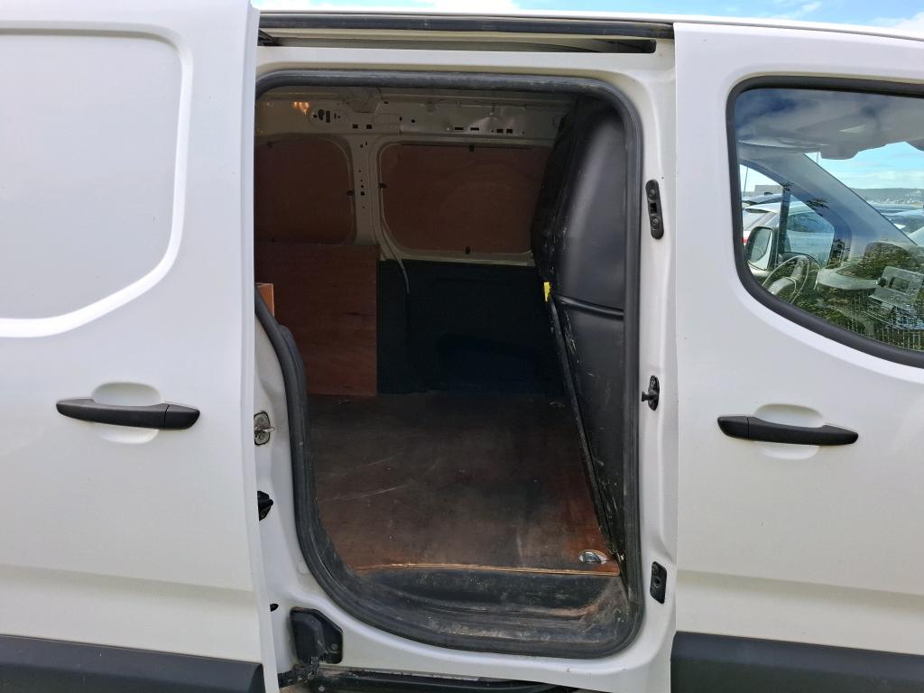 Peugeot PARTNER FOURGON STANDARD 650 KG BLUEHDI 100 S&S BVM5 PREMIUM 2019