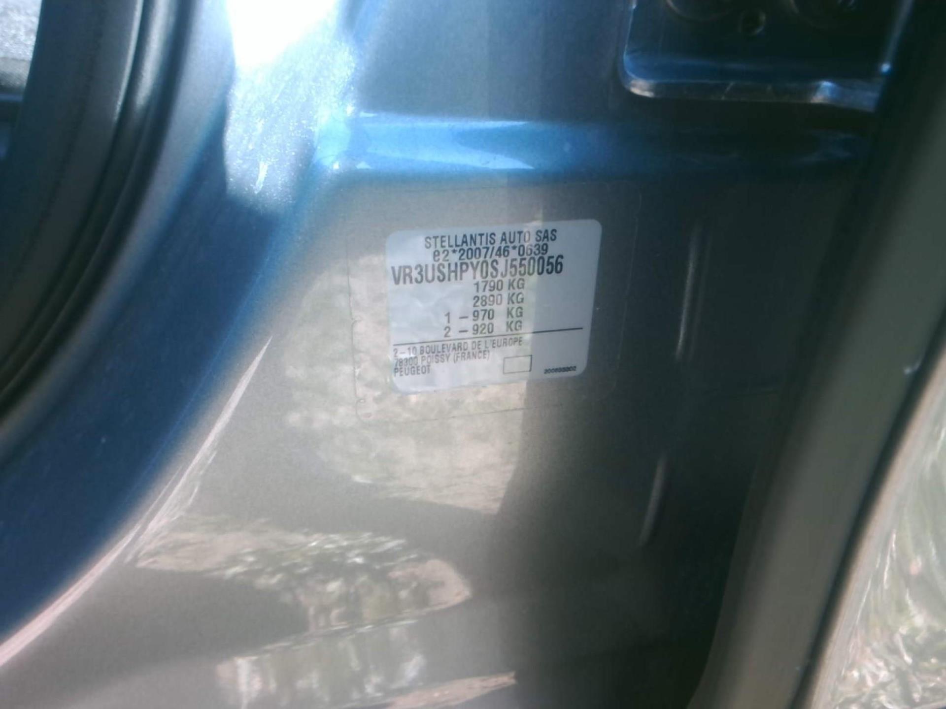 Peugeot 2008 Hybrid 136 e-DCS6 Style 2025