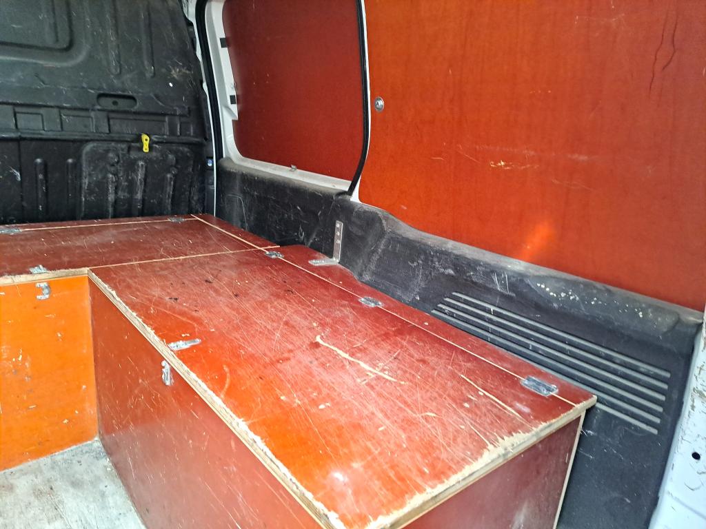 Peugeot PARTNER FOURGON STANDARD 650 KG BLUEHDI 100 S&S BVM5 PREMIUM 2019