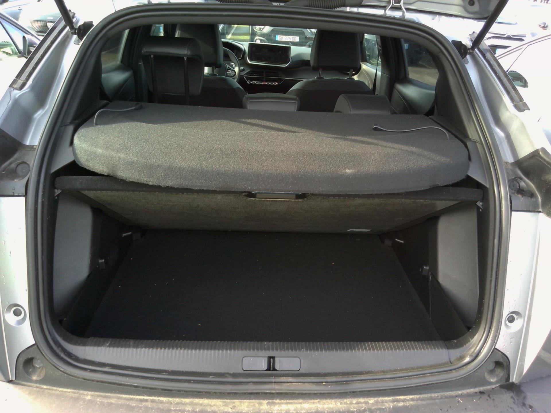 Peugeot 2008 Hybrid 136 e-DCS6 Allure 2024
