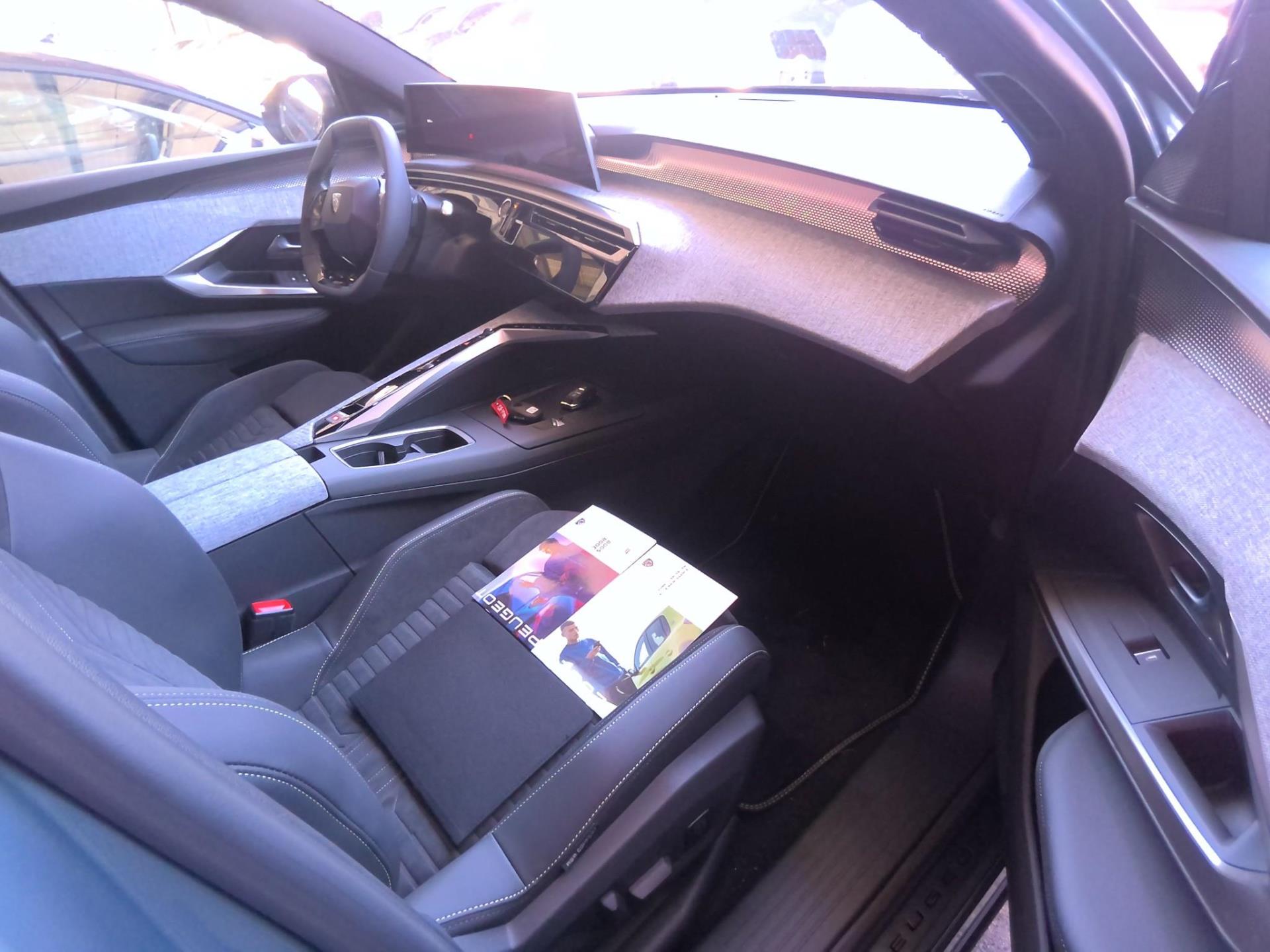 Peugeot 3008 Hybrid 145 e-DCS6 GT 2025