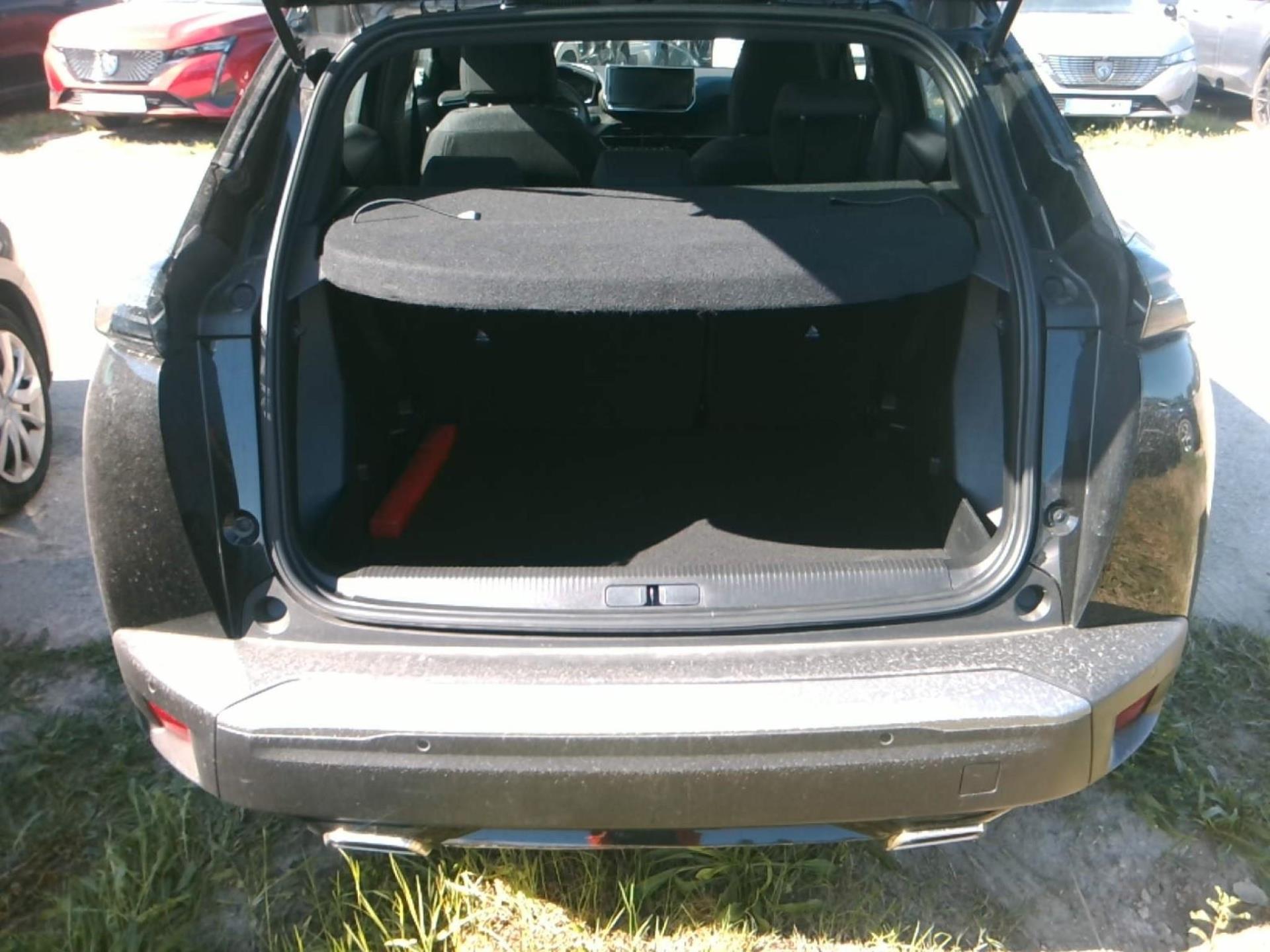 Peugeot 2008 Hybrid 145 e-DCS6 Style 2025