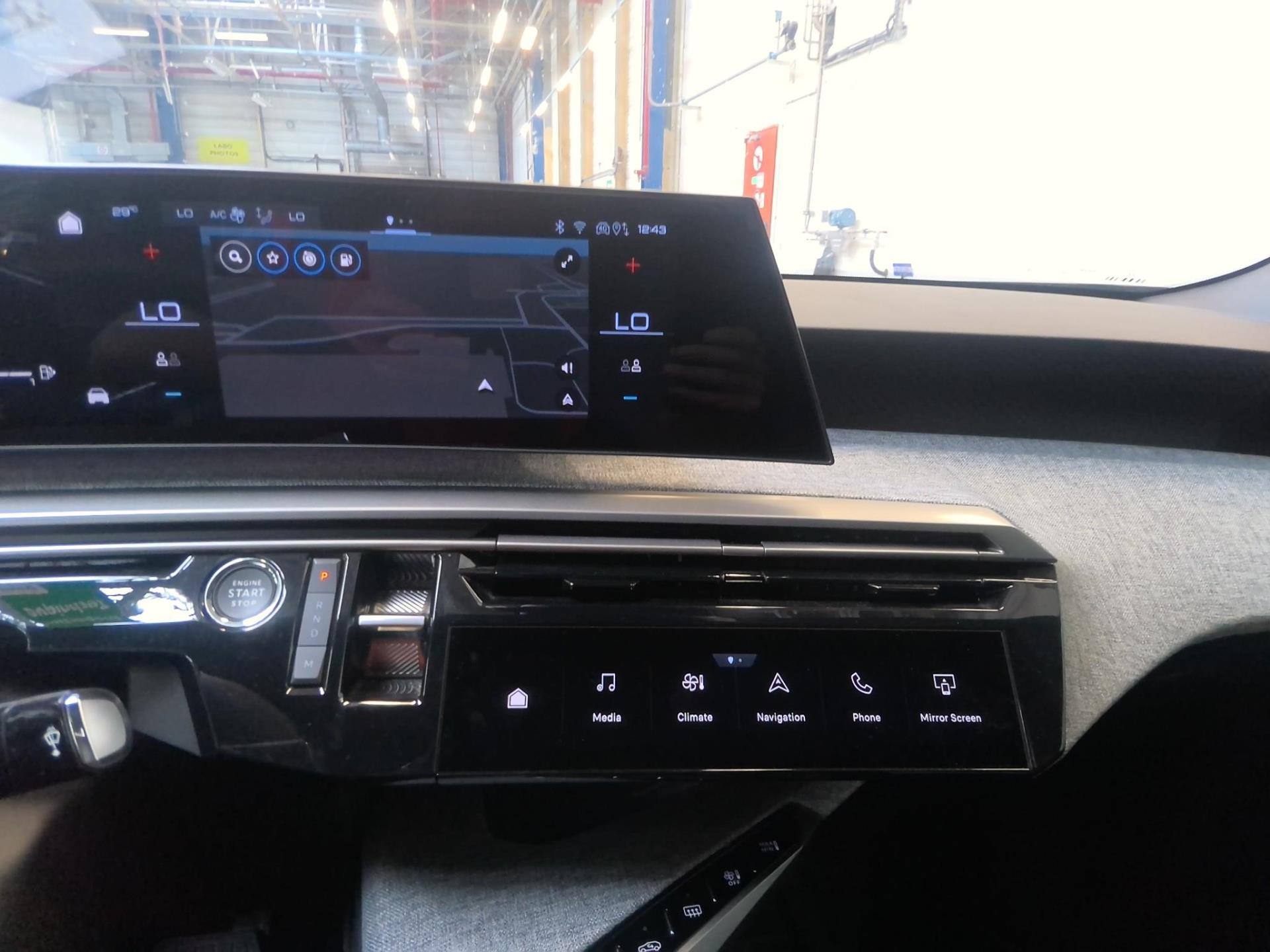 Peugeot 3008 Hybrid 145 e-DCS6 Allure 2025