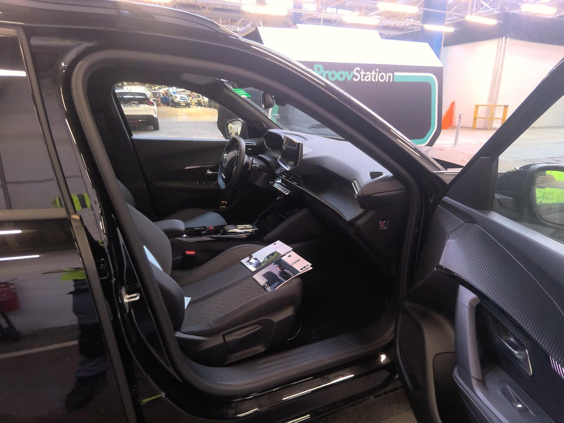 Peugeot 2008 Hybrid 136 e-DCS6 Allure 2024