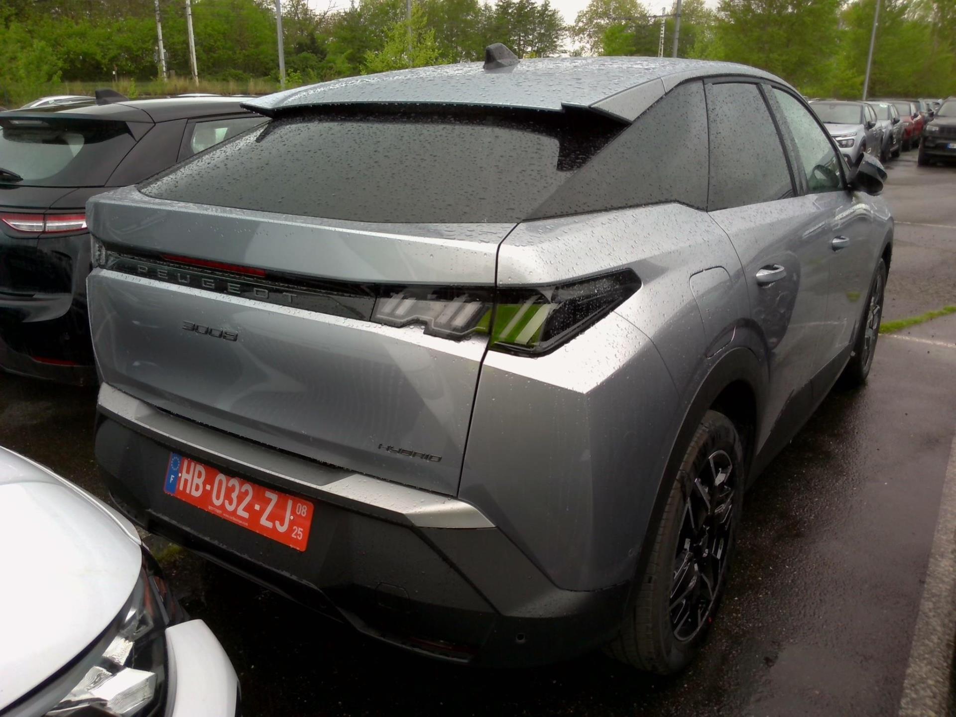 Peugeot 3008 Hybrid 136 e-DCS6 Allure 2025