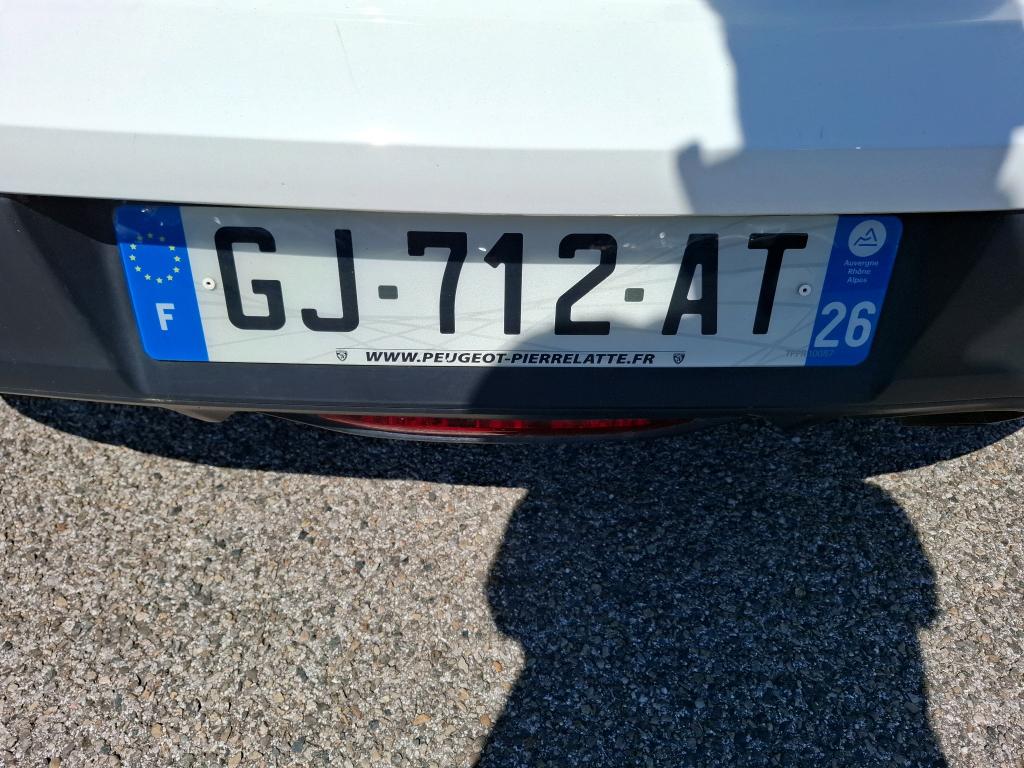 Peugeot 208 BLUEHDI 100 S&S BVM6 PREMIUM 2022